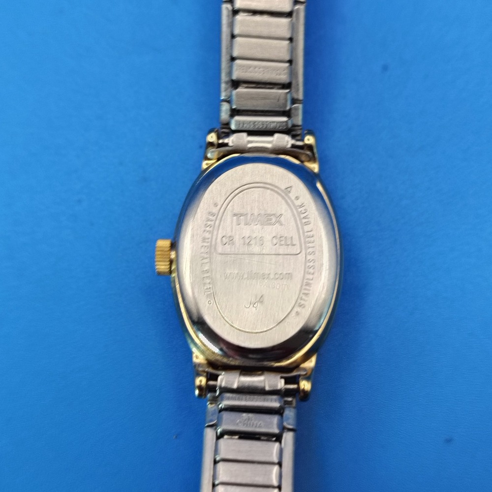 Vintage 1995 Timex‎ Oval Women's Quartz Watch Size Stretch Bracelet 6.25-8.25 - Picture 5 of 6